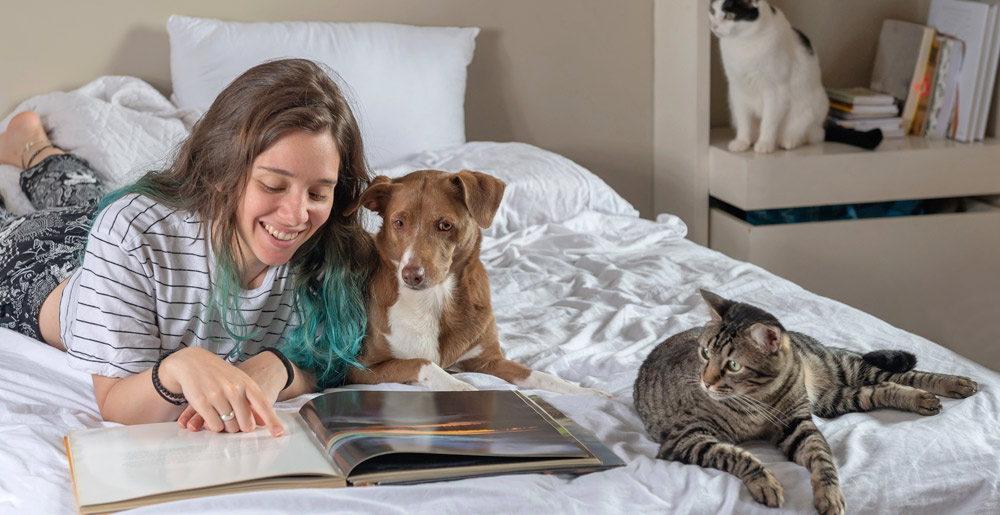 Instaurare un rapporto di fiducia con il cane e il gatto attraverso la lettura